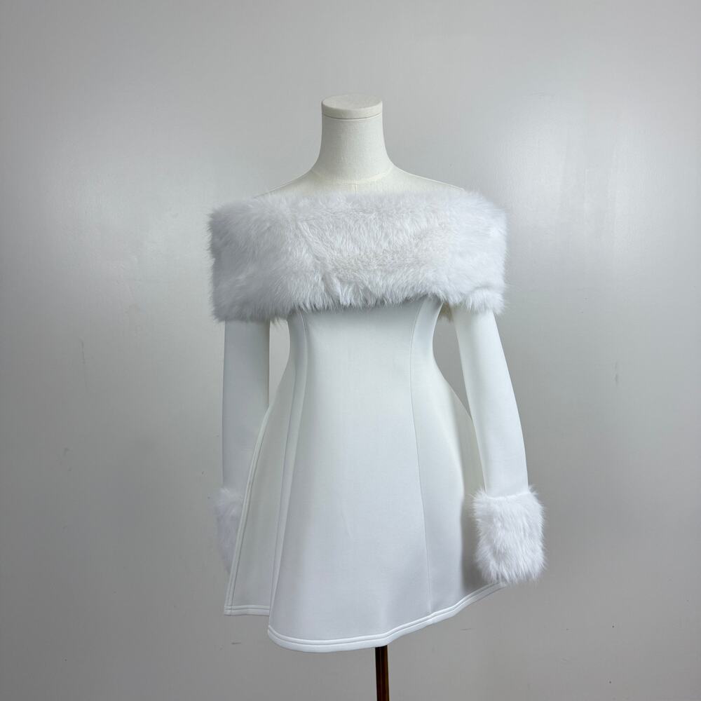 New Christmas Holiday Women Winger Autumn Off Shoulder Plush White Dress Size L